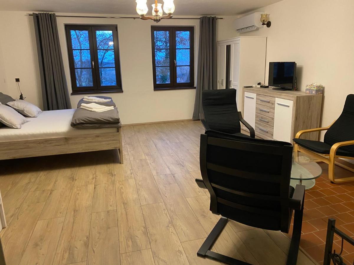 Apartmán Pod Mandloní Starovice Exterior foto